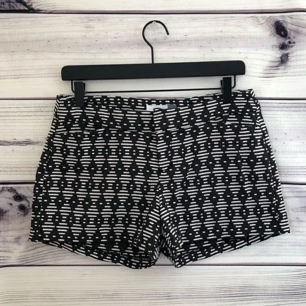 Old Navy Black & White Patterned Shorts Size 2